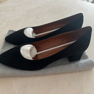 Aquatalia Pasha Black Suede Pumps Heels Weatherproof - size US8 (Like New)